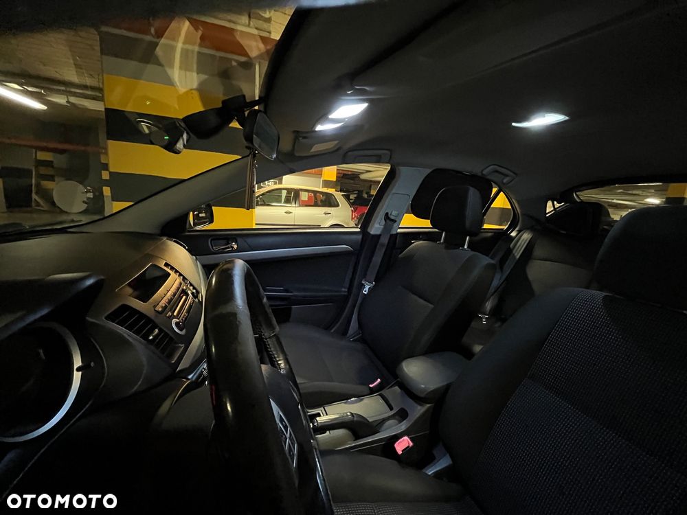 Mitsubishi Lancer 1.8 Invite - 17