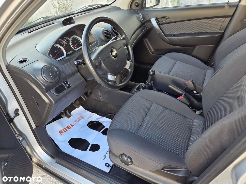 Chevrolet Aveo - 9