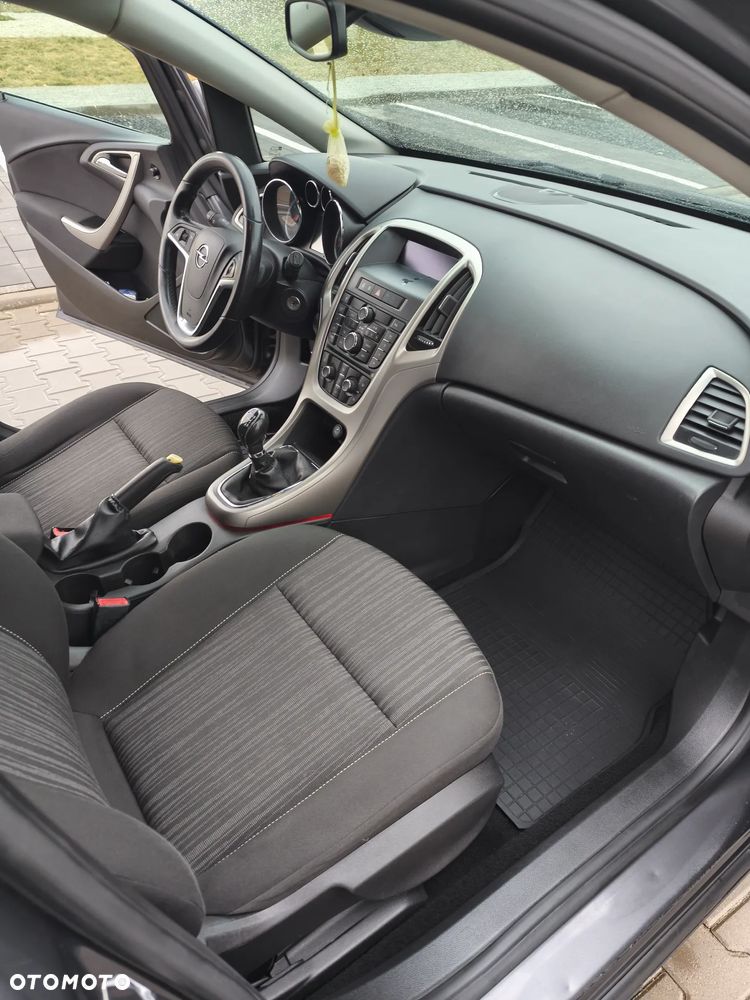 Opel Astra 1.4 T Cosmo - 11