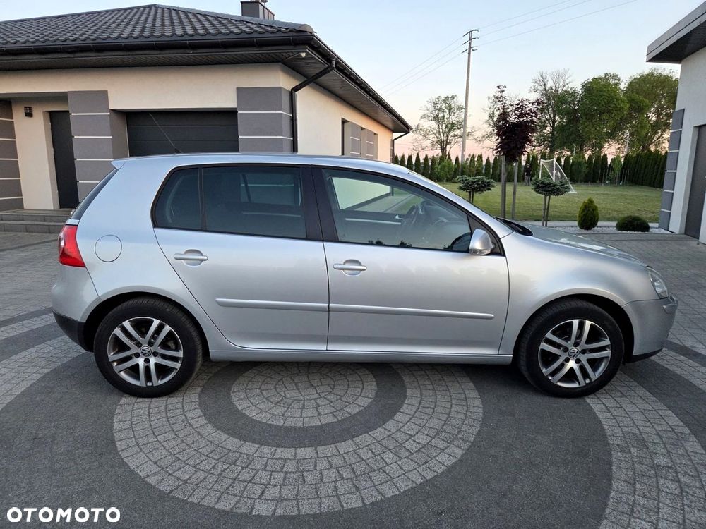 Volkswagen Golf - 5