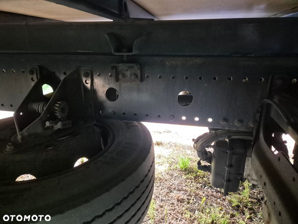 Mercedes-Benz Atego 1222 1224 z Niemiec 9m kontener izoterma podział manual - 6