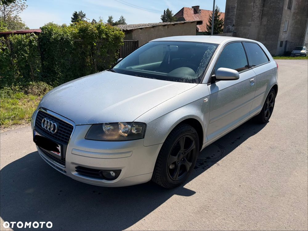 Audi A3 3-drzwiowe 1.6 Attraction - 1