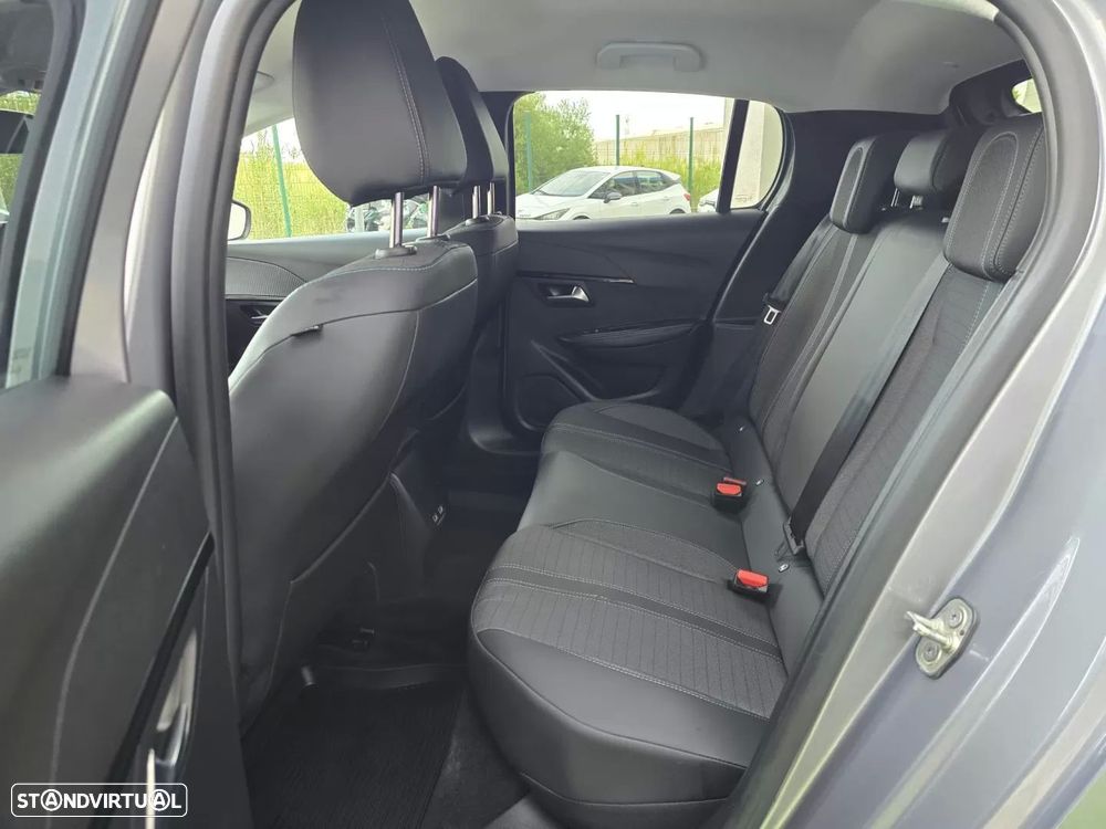 Peugeot e-208 Allure - 7