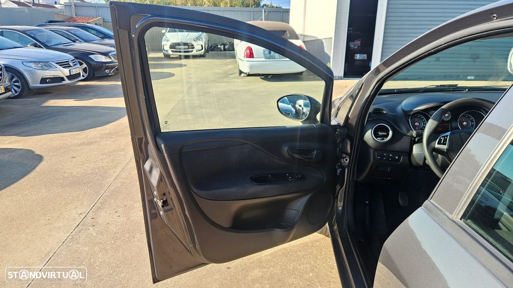 Fiat Punto 1.2 Young S&S - 8