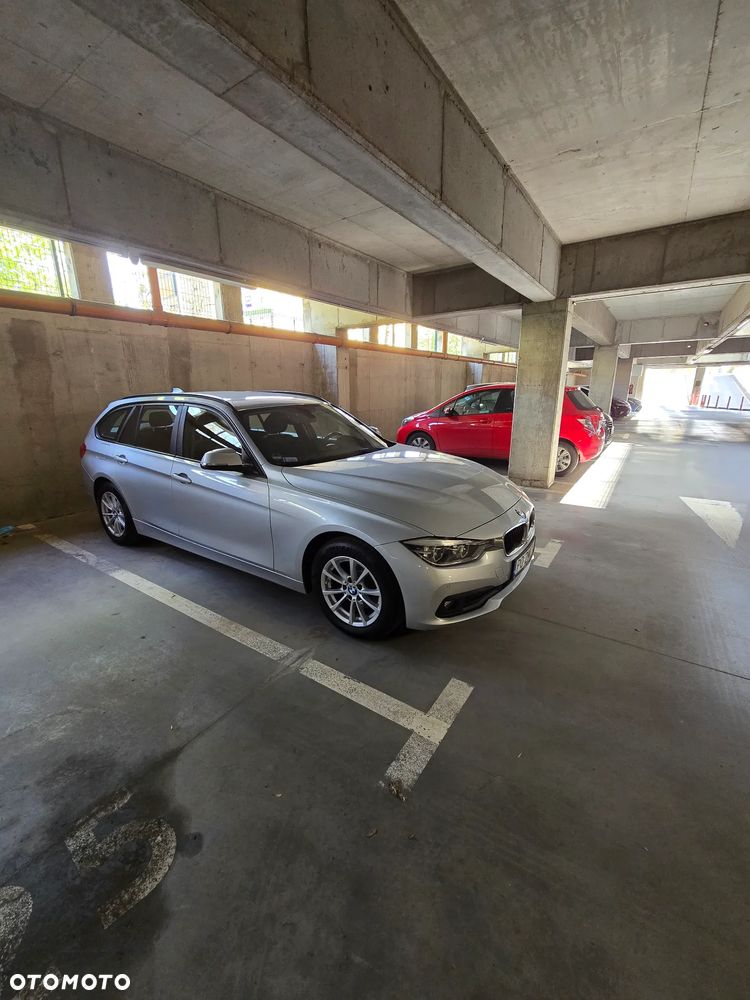 BMW Seria 3 320d - 22