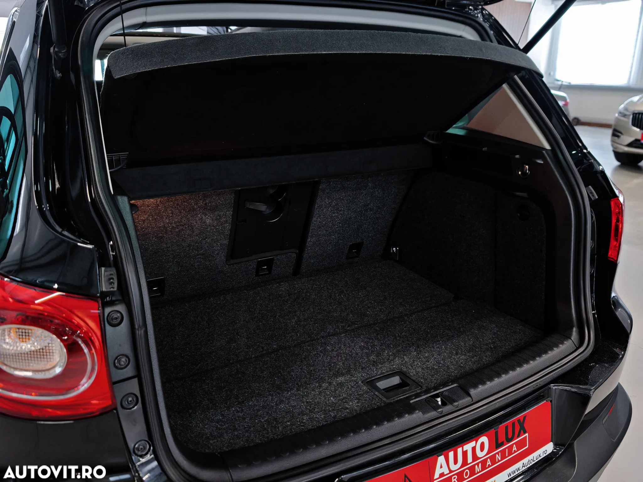 Volkswagen Tiguan 2.0 TDI 4Motion DSG Sport & Style - 32