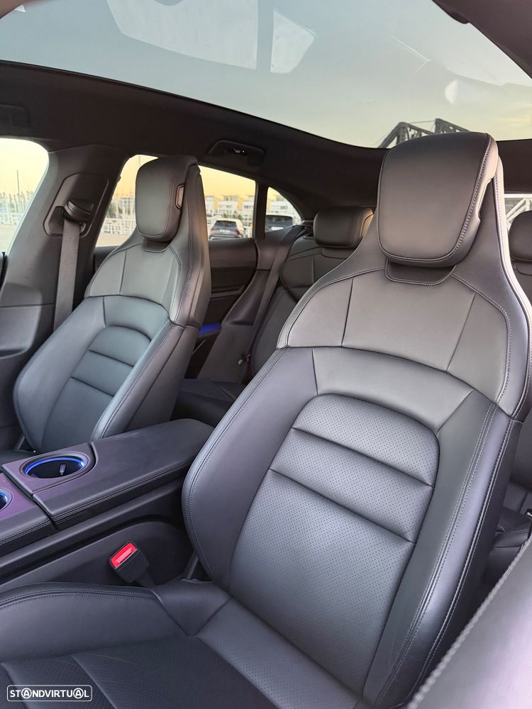 Porsche Taycan Sport Turismo Black Edition - 9