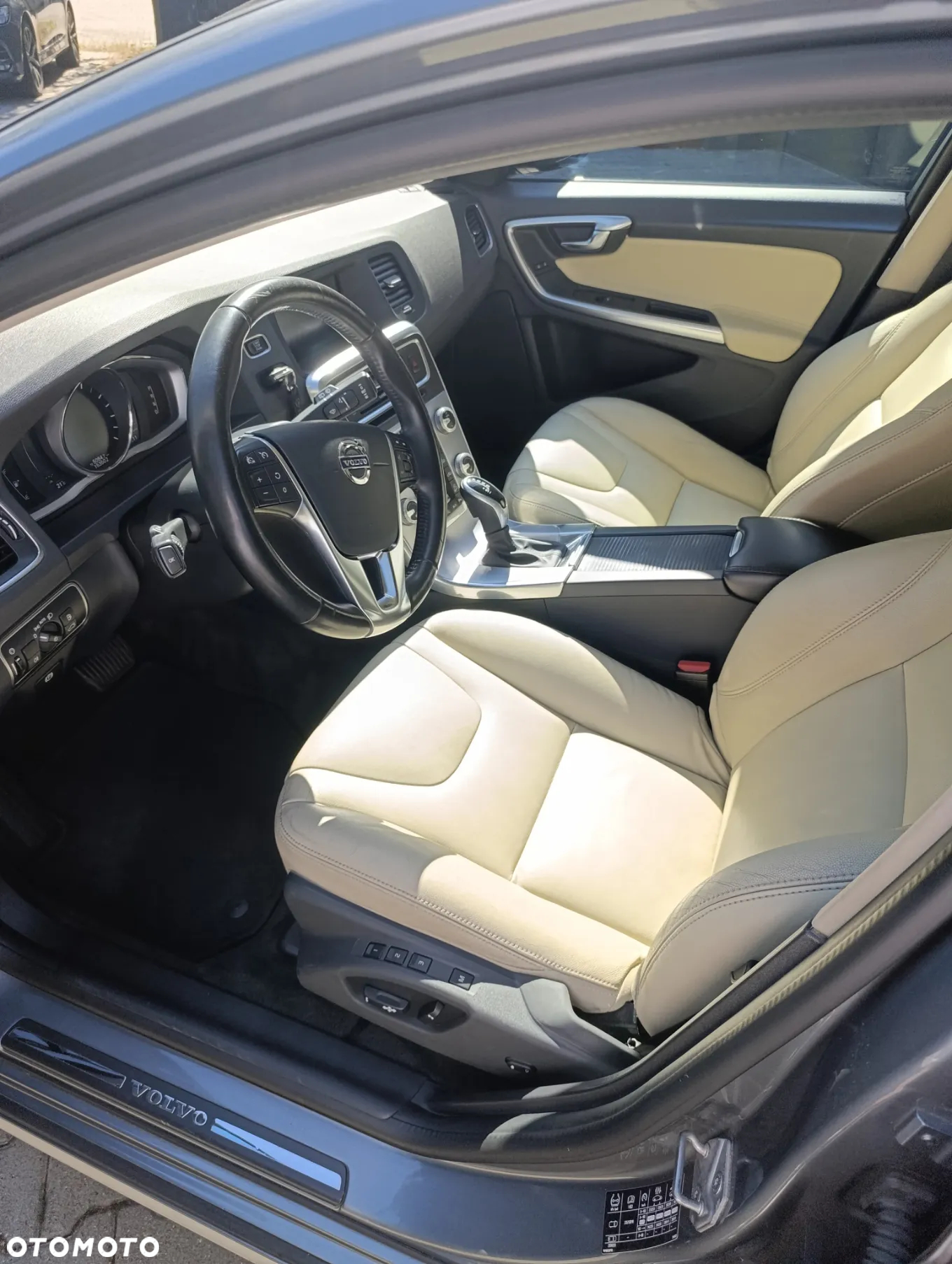 Volvo V60 T5 Drive-E Summum - 2