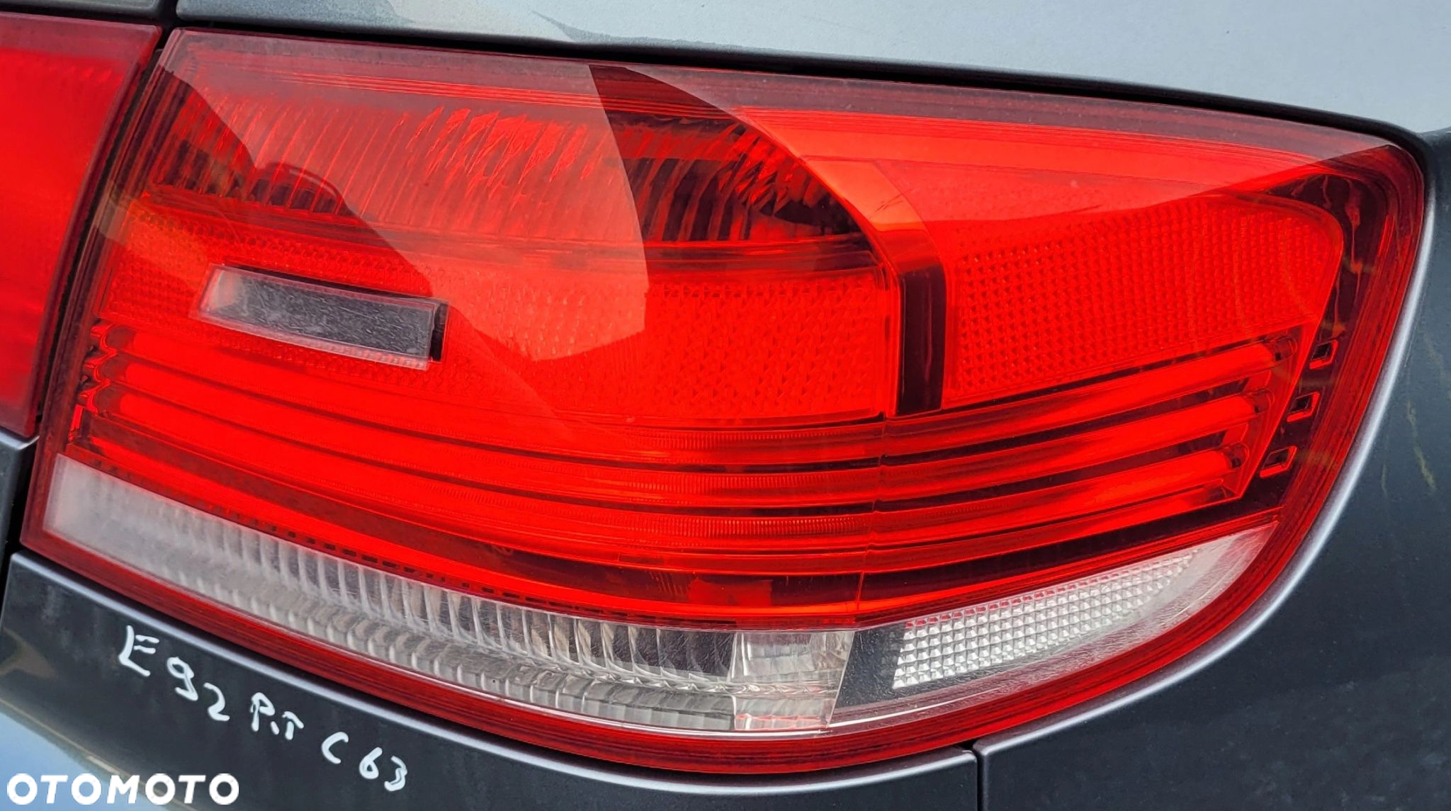 LAMPA PRAWY TYŁ TYLNA W BŁOTNIK BMW E92 - 2