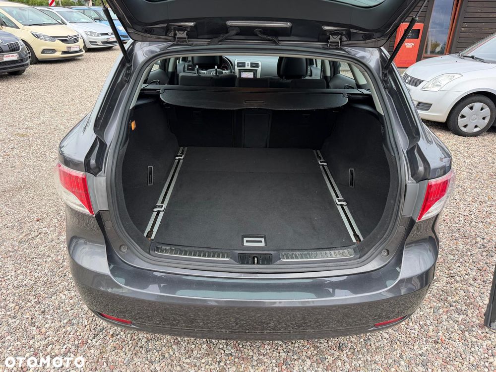 Toyota Avensis 2.2 D-4D Automatik Comfort - 18
