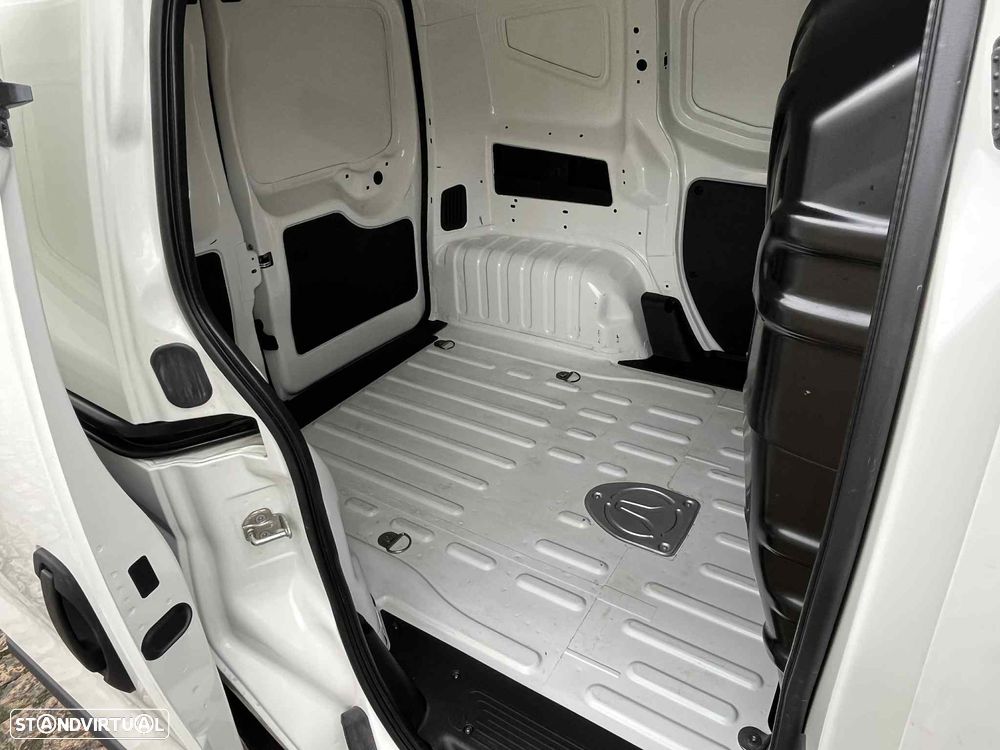 Fiat Fiorino 1.3 M-Jet SX - 20