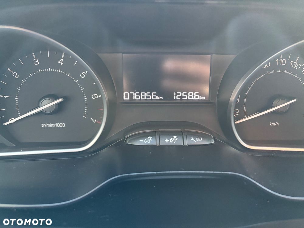 Peugeot 2008 82 e-VTI ETG5 Allure - 24