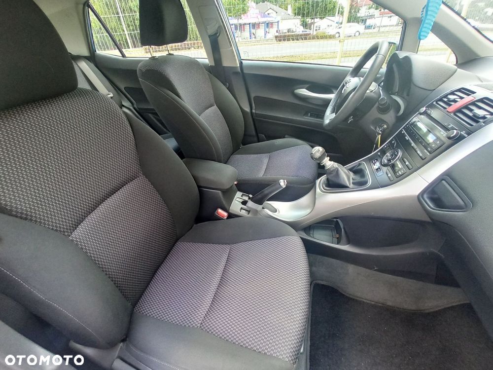 Toyota Auris - 11