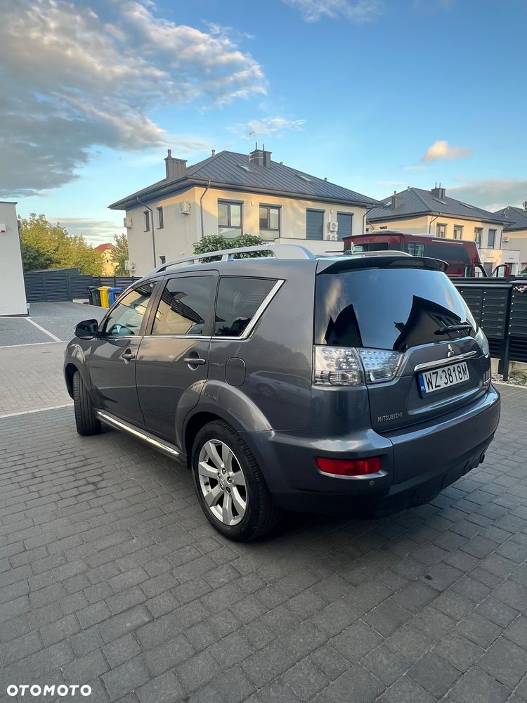 Mitsubishi Outlander 2.0 DID Instyle - 3