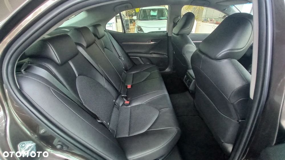 Toyota Camry 2.5 Hybrid Executive CVT - 21