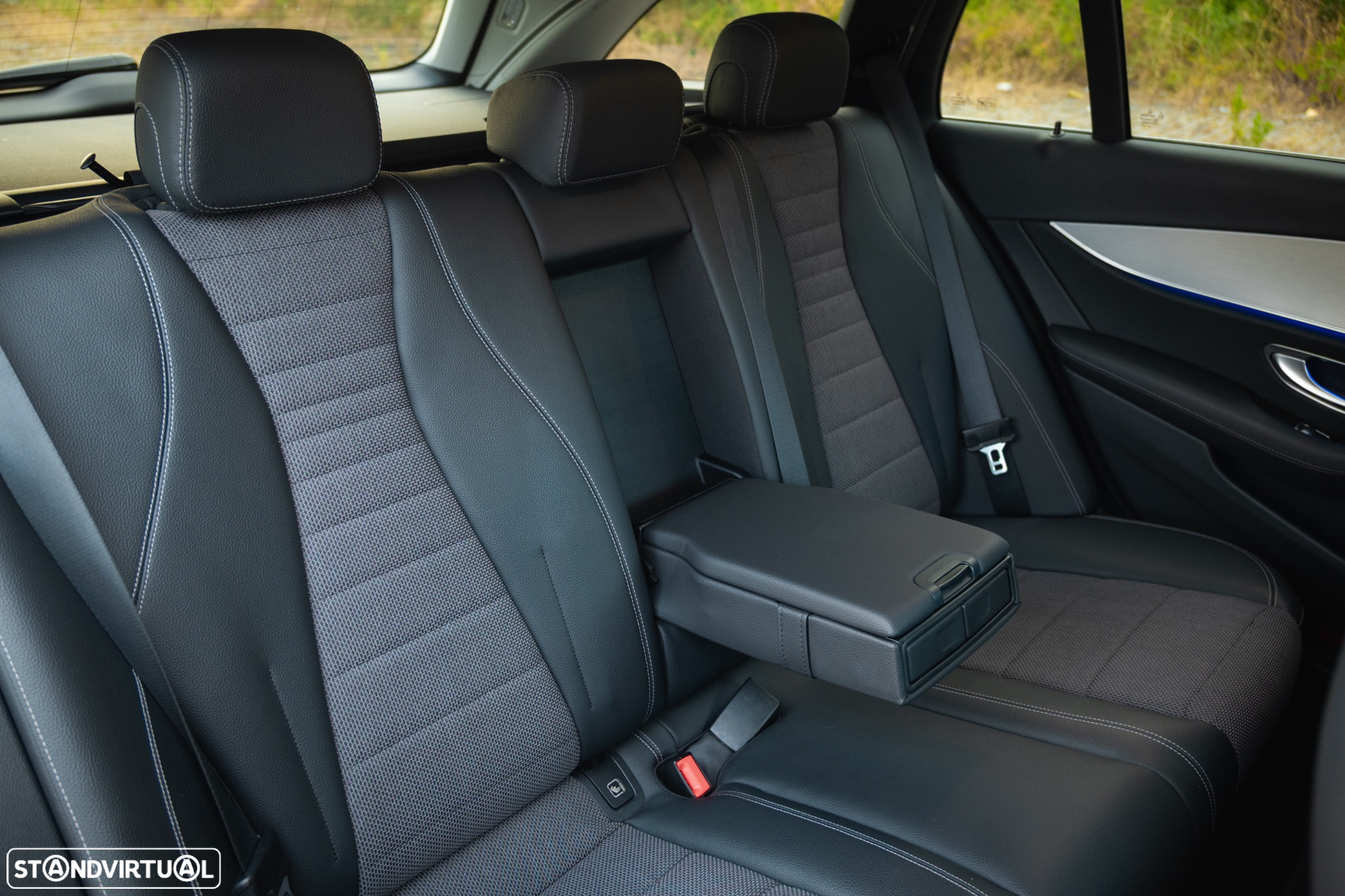 Mercedes-Benz E 300 de Avantgarde - 20