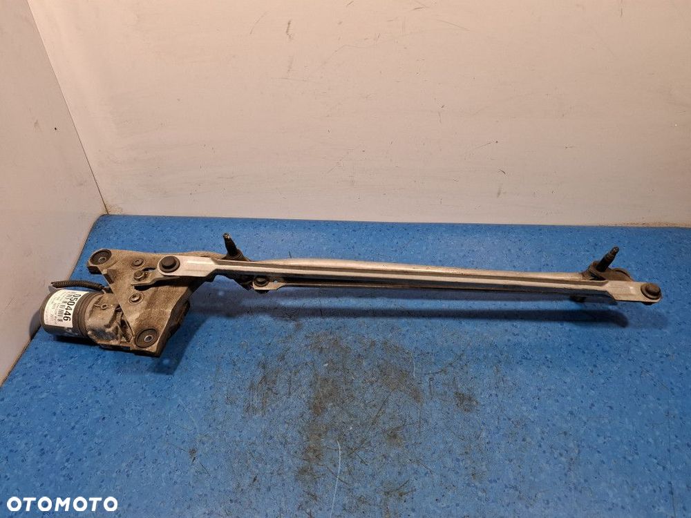 VOLVO V50 MECHANIZM SILNICZEK WYCIERACZEK PRZÓD 0390241924 D 4204 T - 1