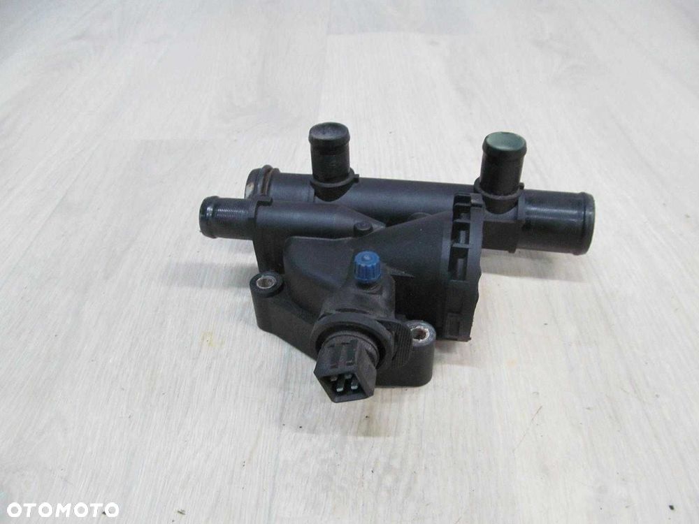 RENAULT MASTER 2.2 DCI OBUDOWA TERMOSTATU 8200021008 - 2