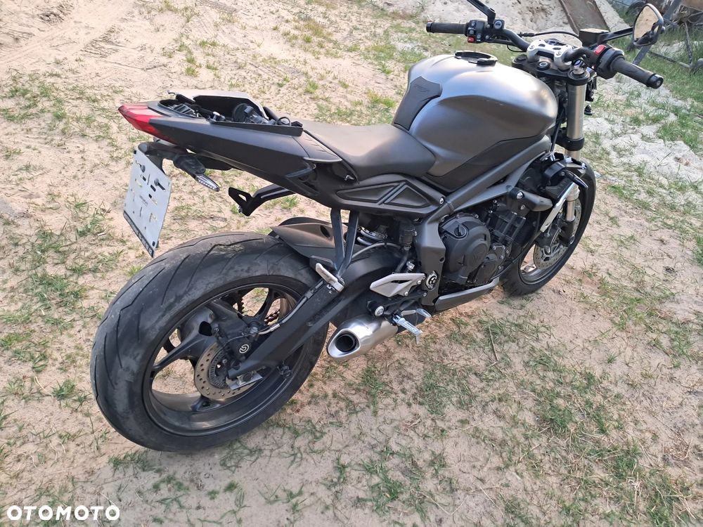 Triumph Street Triple - 4