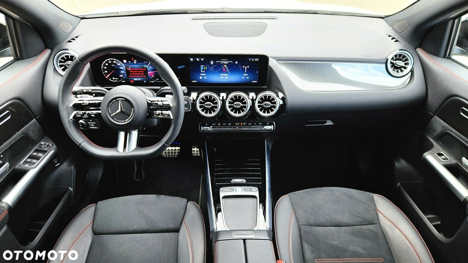 Mercedes-Benz GLA - 13