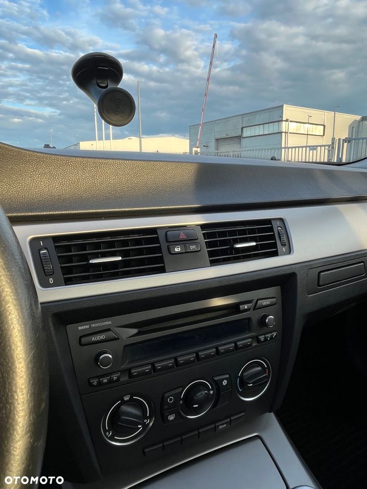 BMW Seria 3 320i - 9