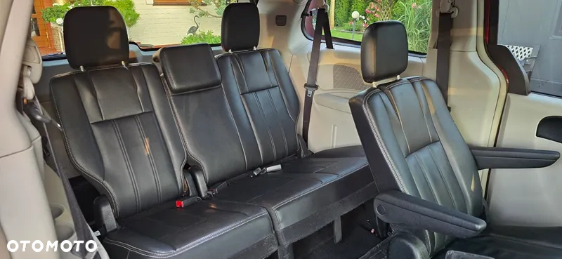 Chrysler Town & Country 3.6 Touring - 11