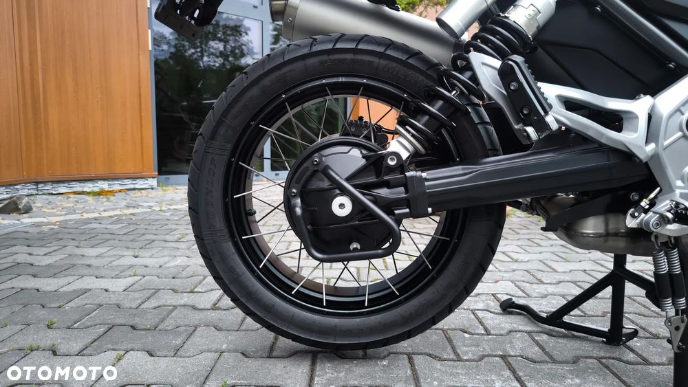 Moto Guzzi V85 - 30