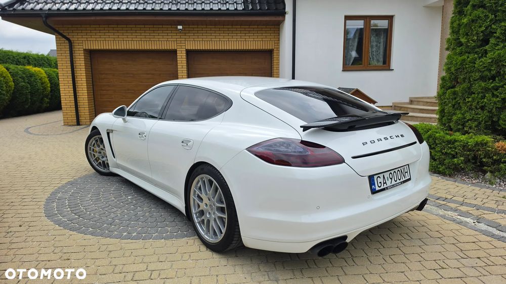 Porsche Panamera - 21