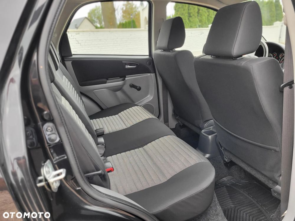 Suzuki SX4 1.5 Comfort - 15