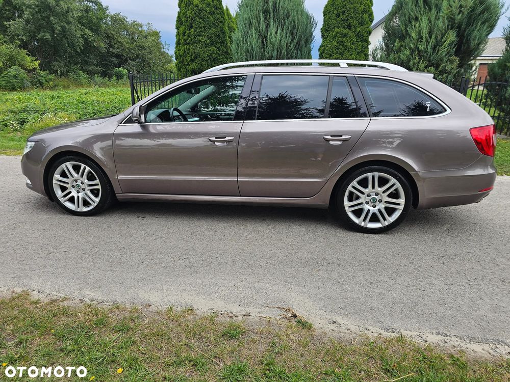 Skoda Superb 2.0 TDI Green tec Elegance - 32