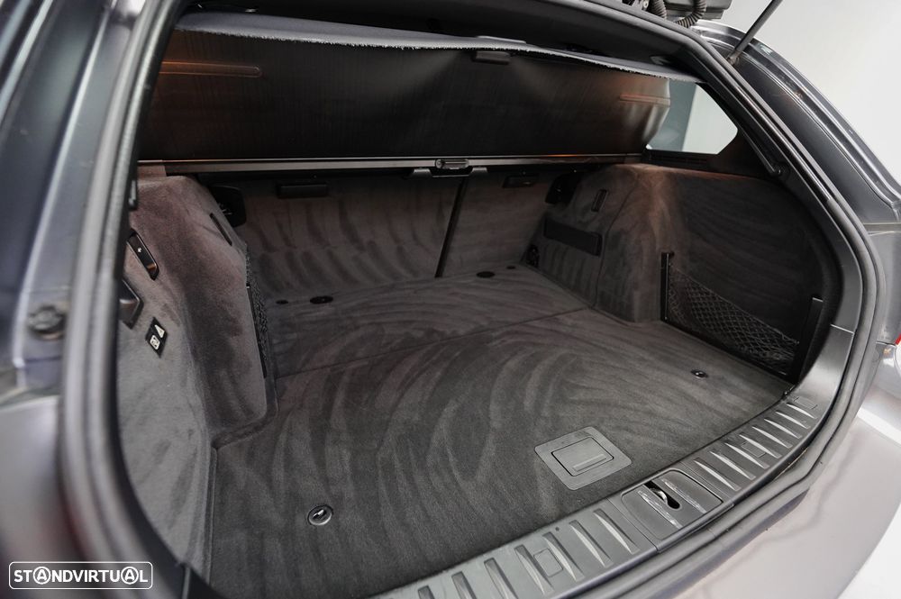 BMW 320 d Dynamic - 23