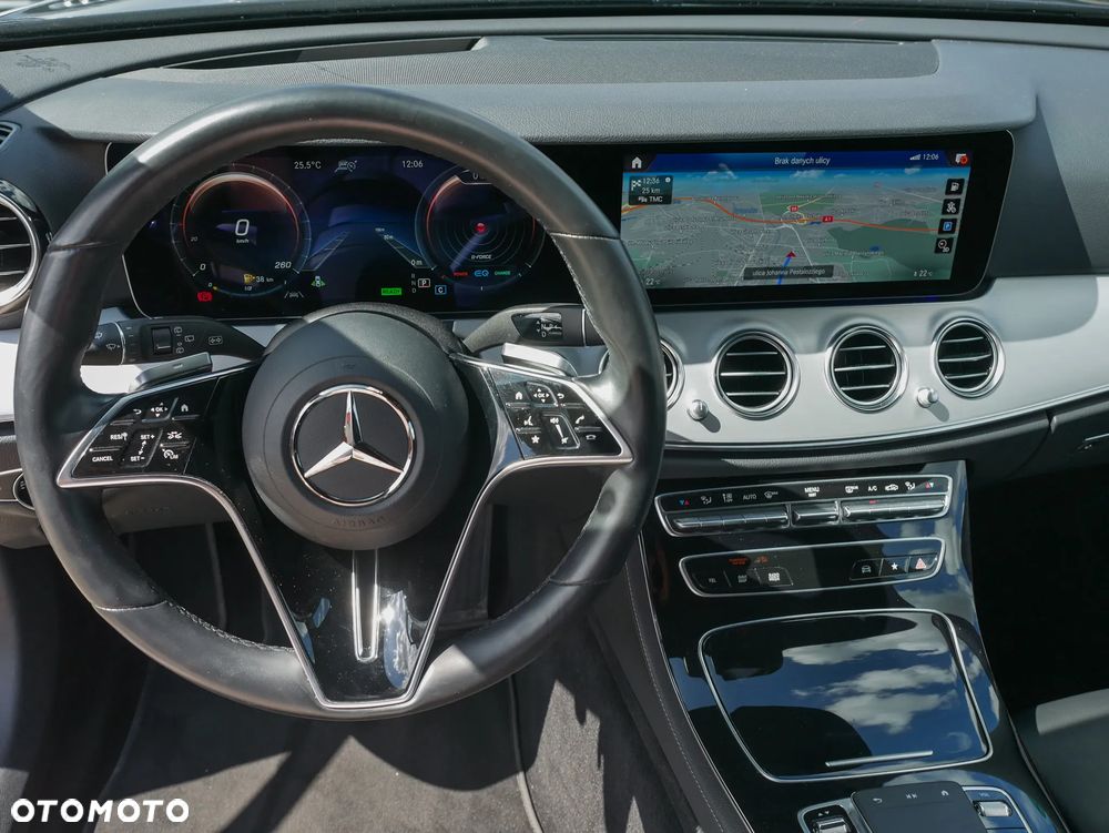 Mercedes-Benz Klasa E 220 d 9G-TRONIC Night Edition - 23
