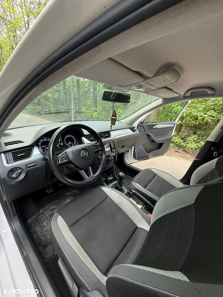 Skoda RAPID - 7