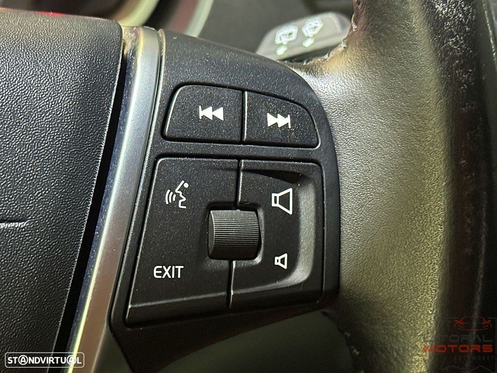 Volvo V40 D2 Black Line - 25