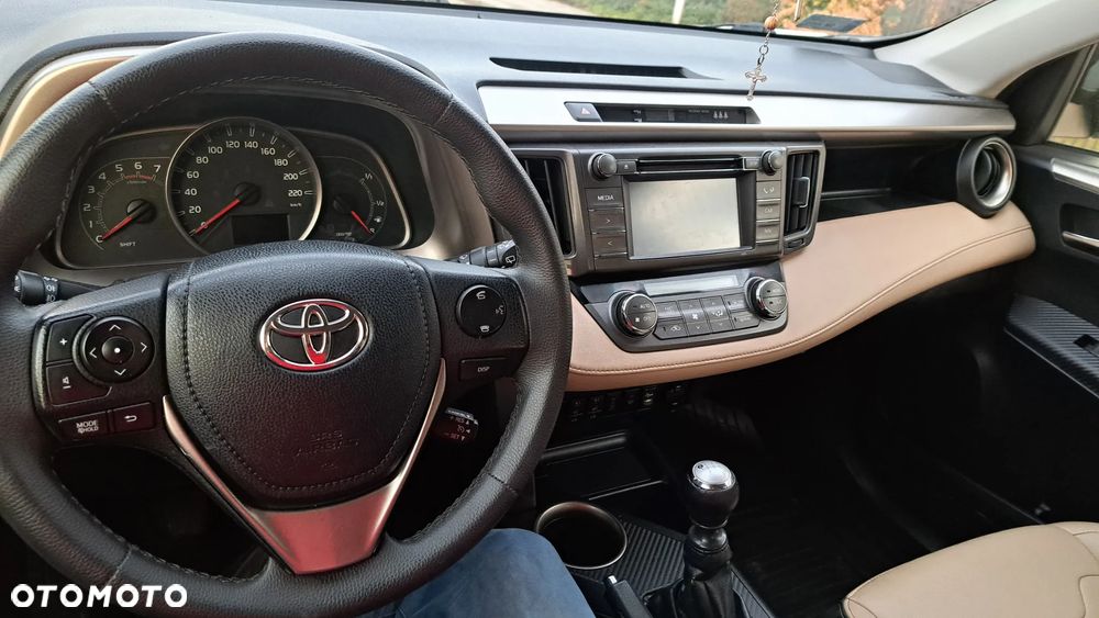 Toyota RAV4 2.0 D-4D Premium - 10