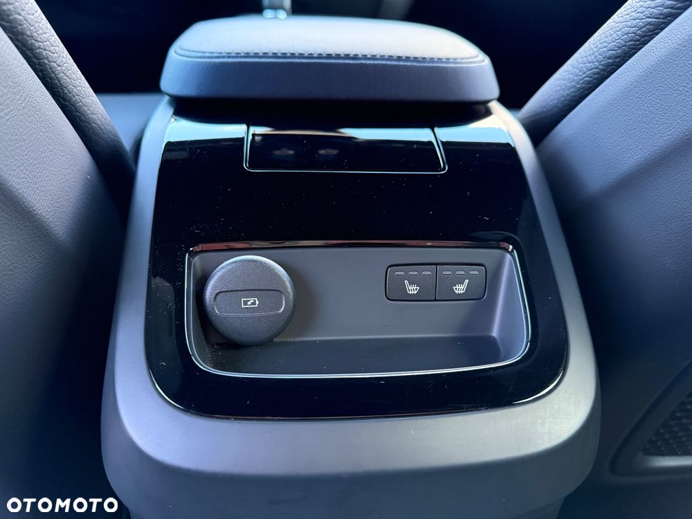 Volvo V60 T6 AWD Plug-In Hybrid Plus Dark - 32