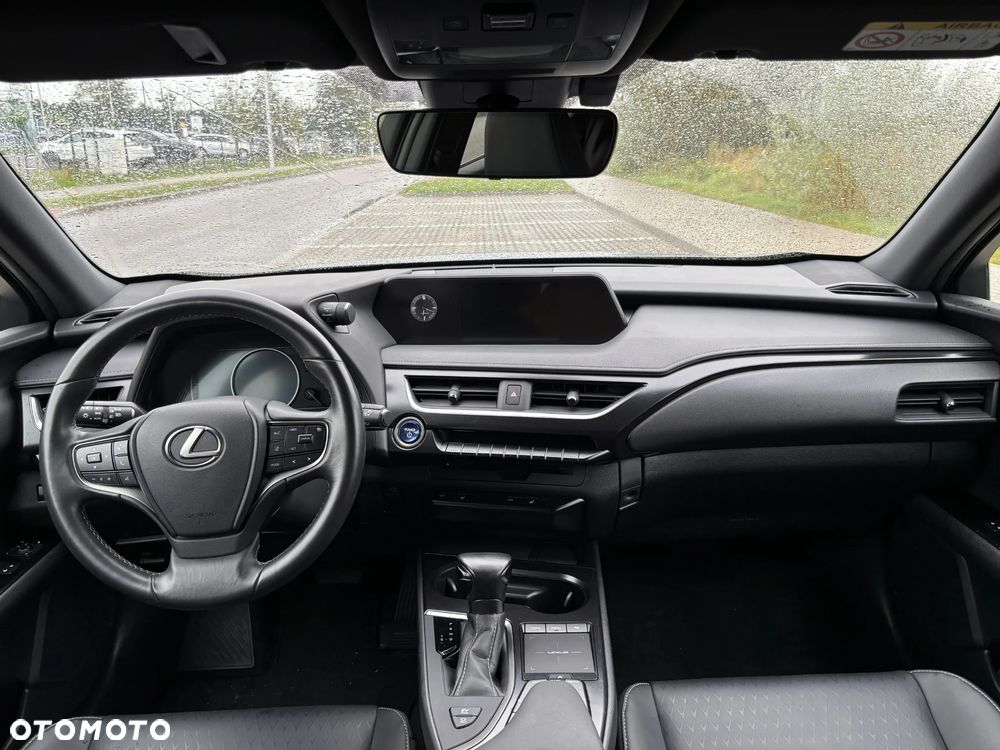 Lexus UX - 14