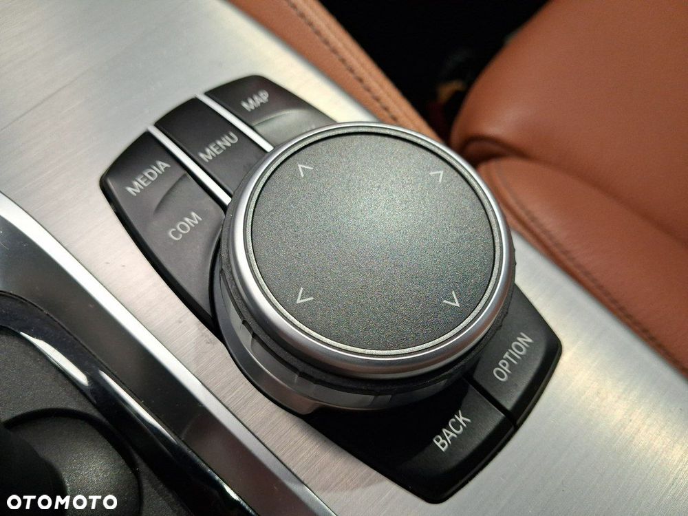 BMW Seria 5 - 36