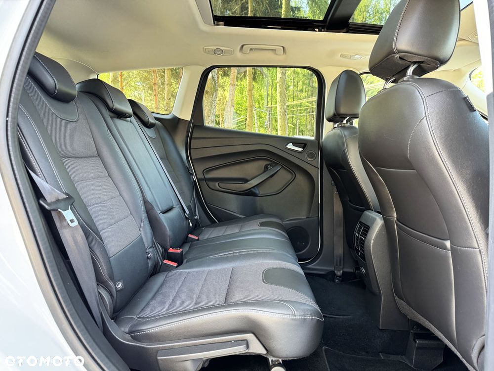 Ford Kuga 2.0 TDCi 4x4 Titanium - 34