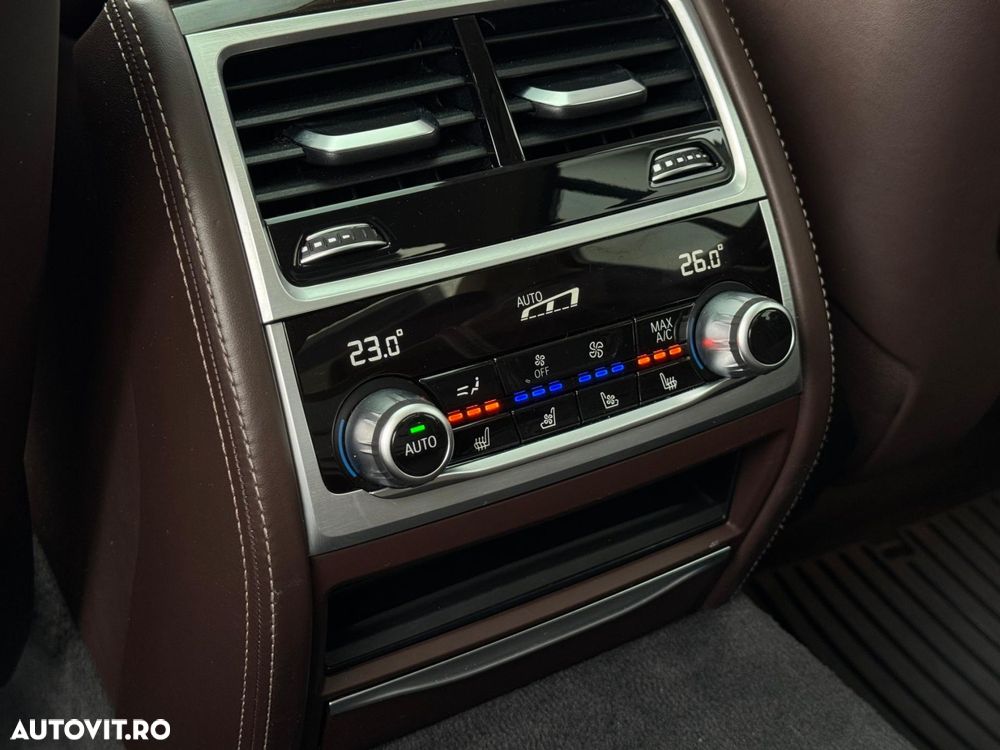 BMW Seria 7 730d xDrive - 32
