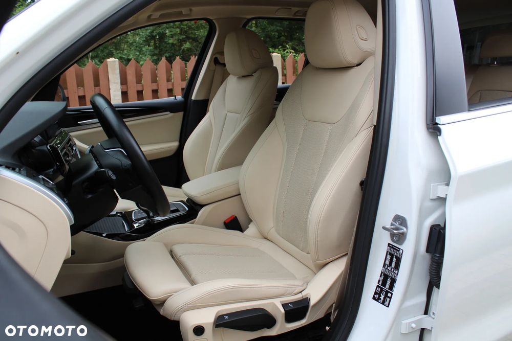 BMW X3 xDrive20i - 17