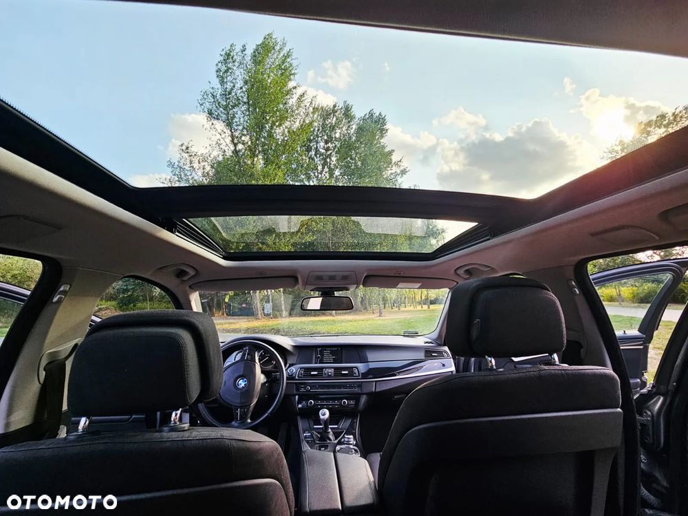 BMW Seria 5 520d - 25