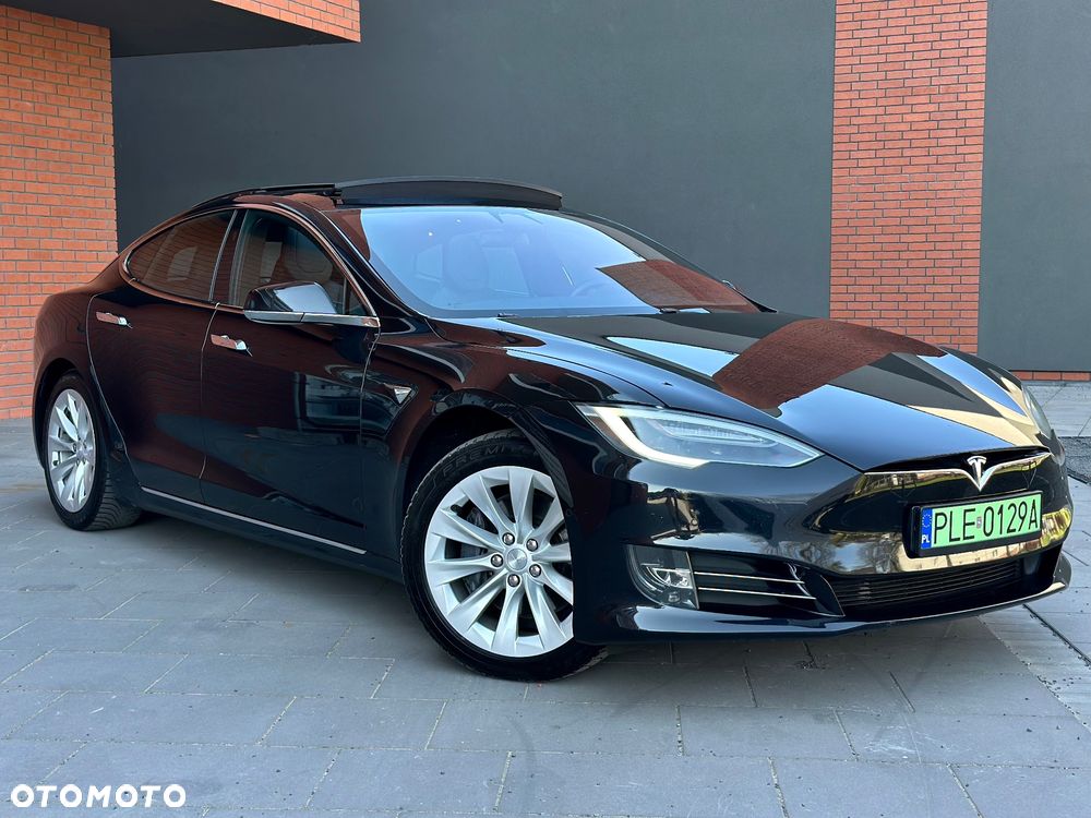 Tesla Model S - 1