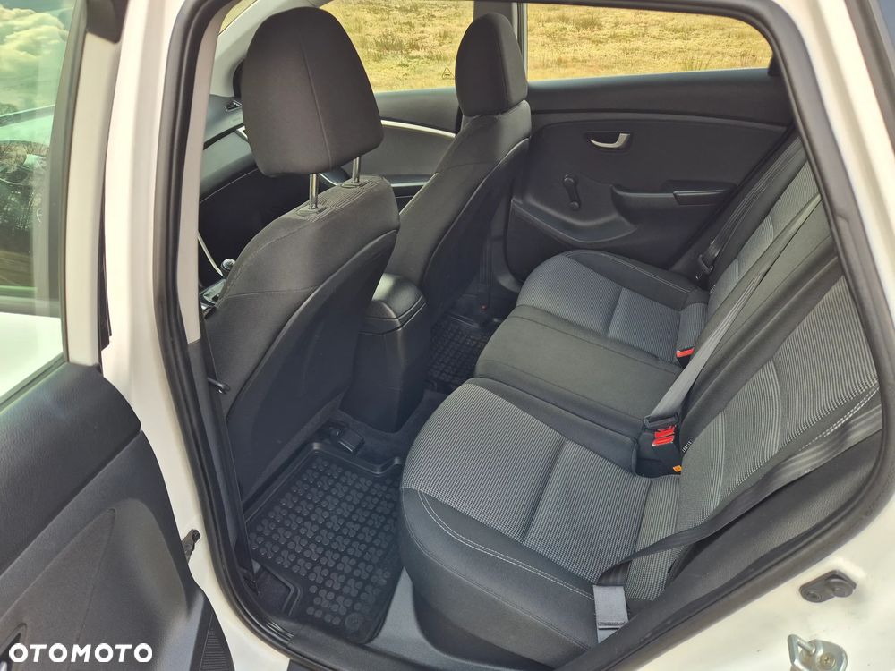 Hyundai i30 1.6 CRDi Classic - 11