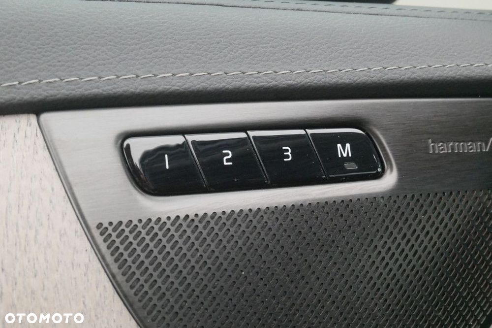 Volvo XC 90 - 35