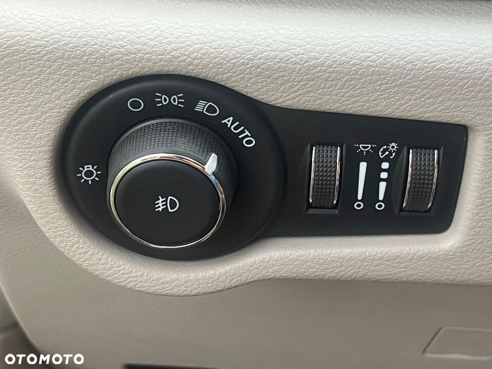 Chrysler Pacifica - 21
