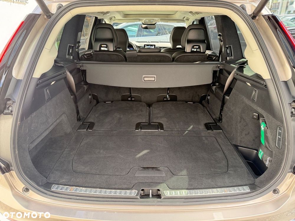 Volvo XC 90 - 32