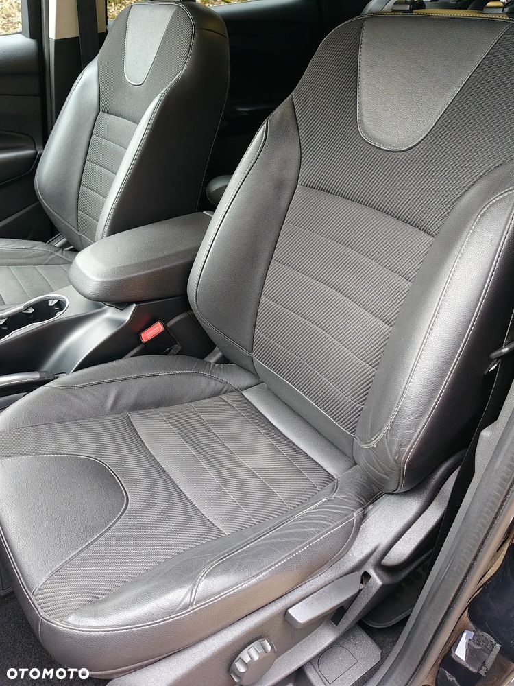 Ford Kuga 2.0 TDCi 4x4 Titanium - 12