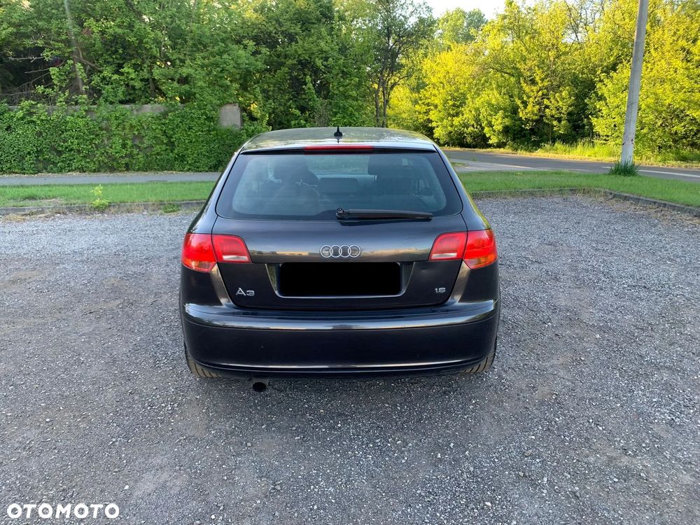 Audi A3 Sportback 1.6 Ambiente - 4