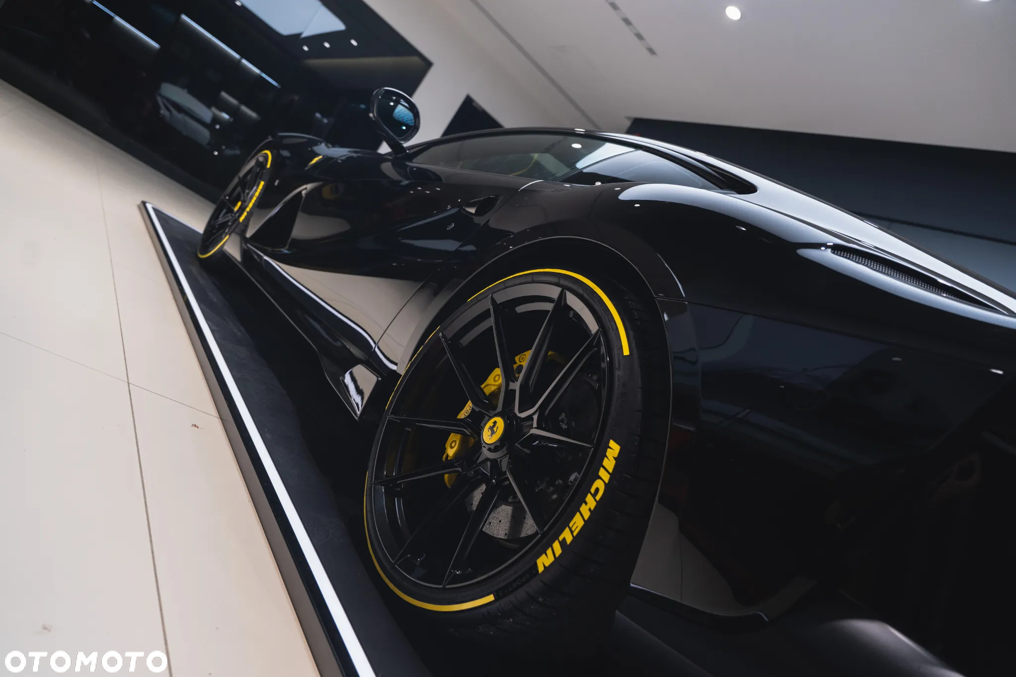 Ferrari 812 Superfast - 10